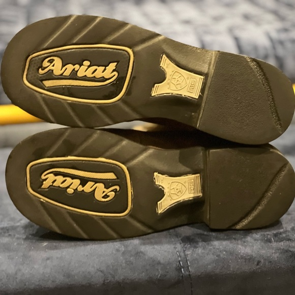 Ariat Cowgirl Boots, Size 6.5 - Picture 12 of 13